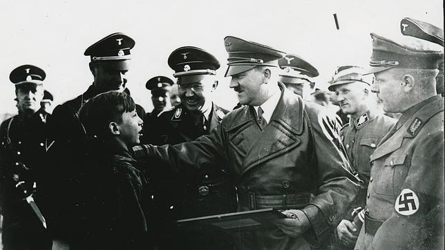 Si pudieras ir al pasado, ¿matarías a Hitler cuando era un bebé?